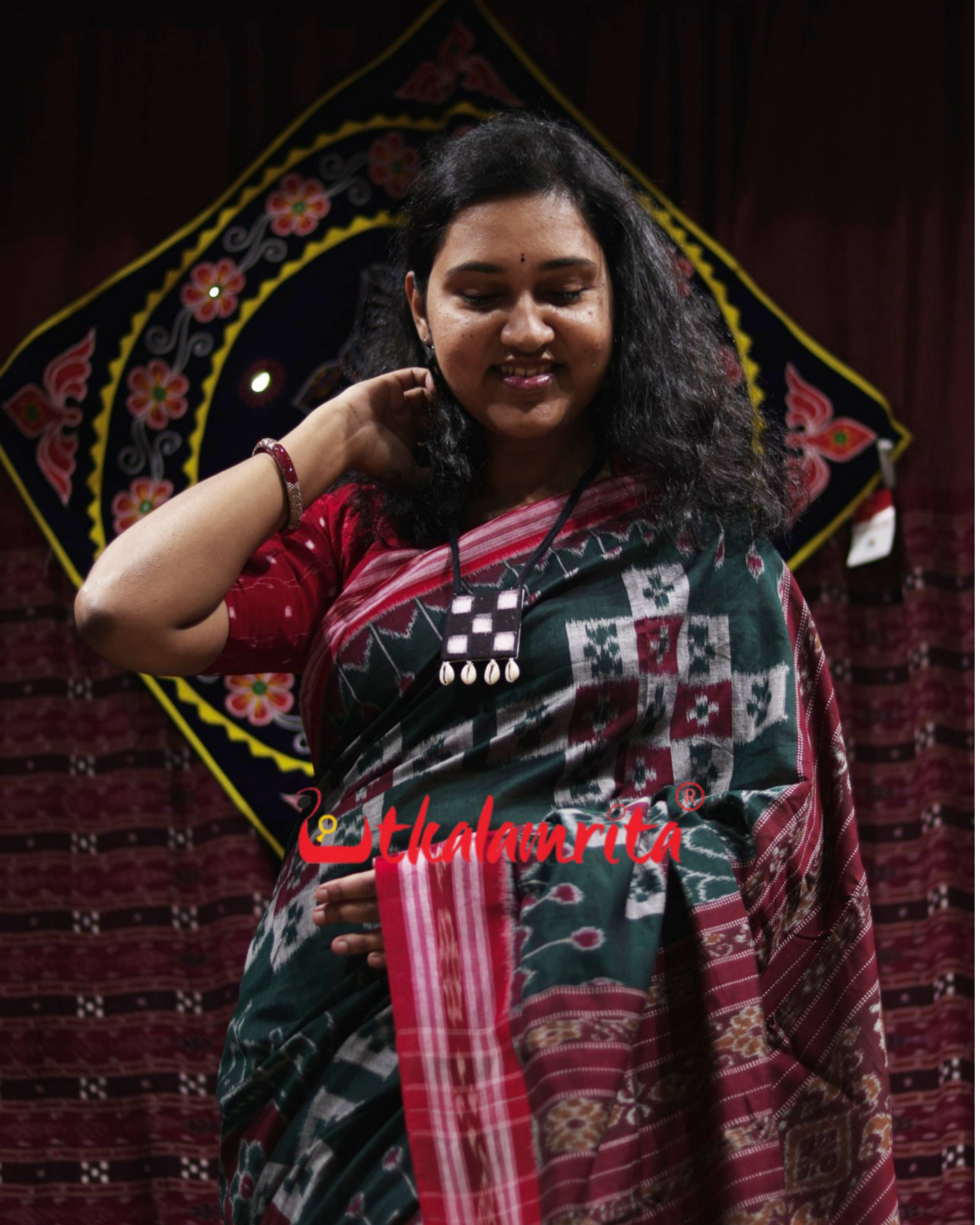 Green Red Chuhai Border Khandua Cotton Saree