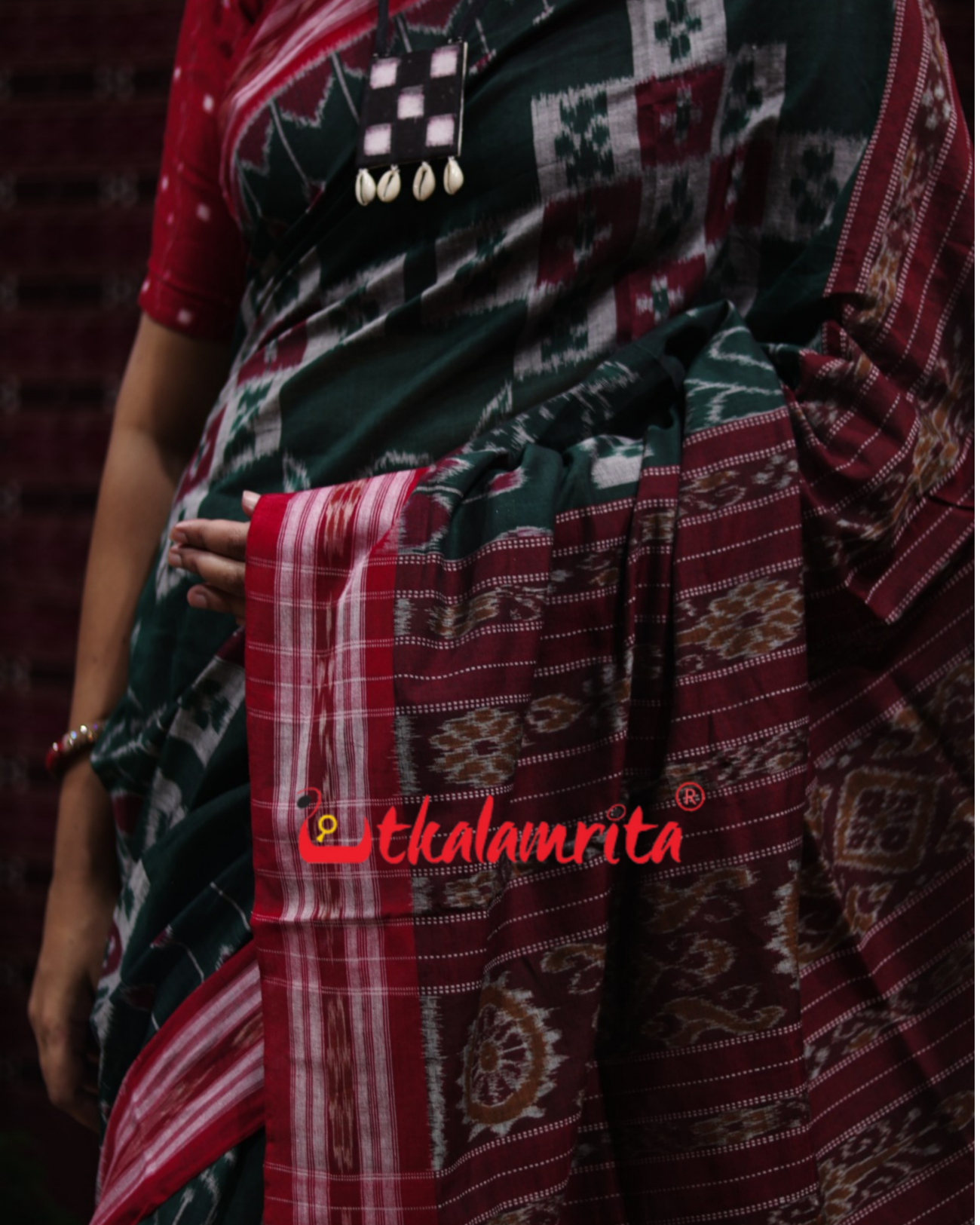Green Red Chuhai Border Khandua Cotton Saree