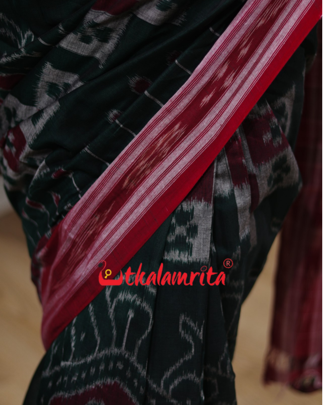 Green Red Chuhai Border Khandua Cotton Saree