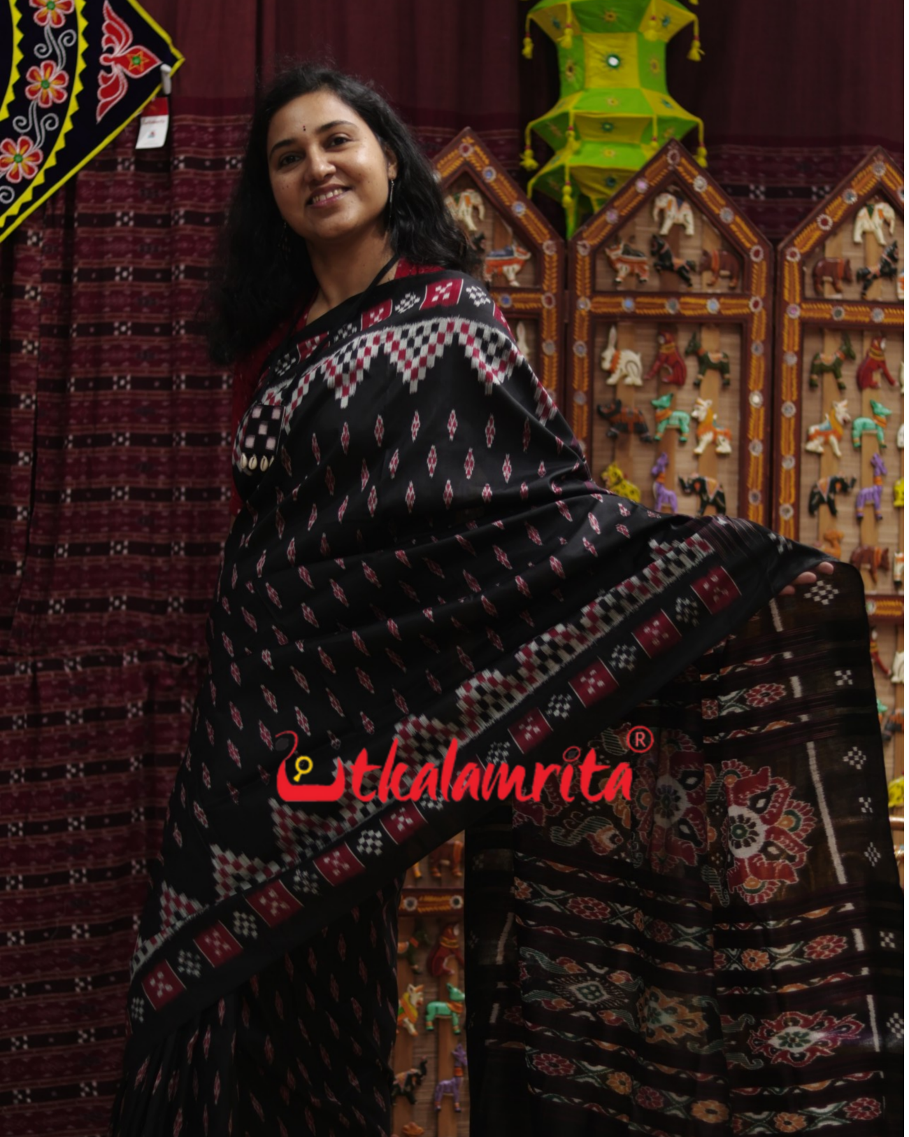 Black Body Bandha Pasapali Border Khandua Silk Saree