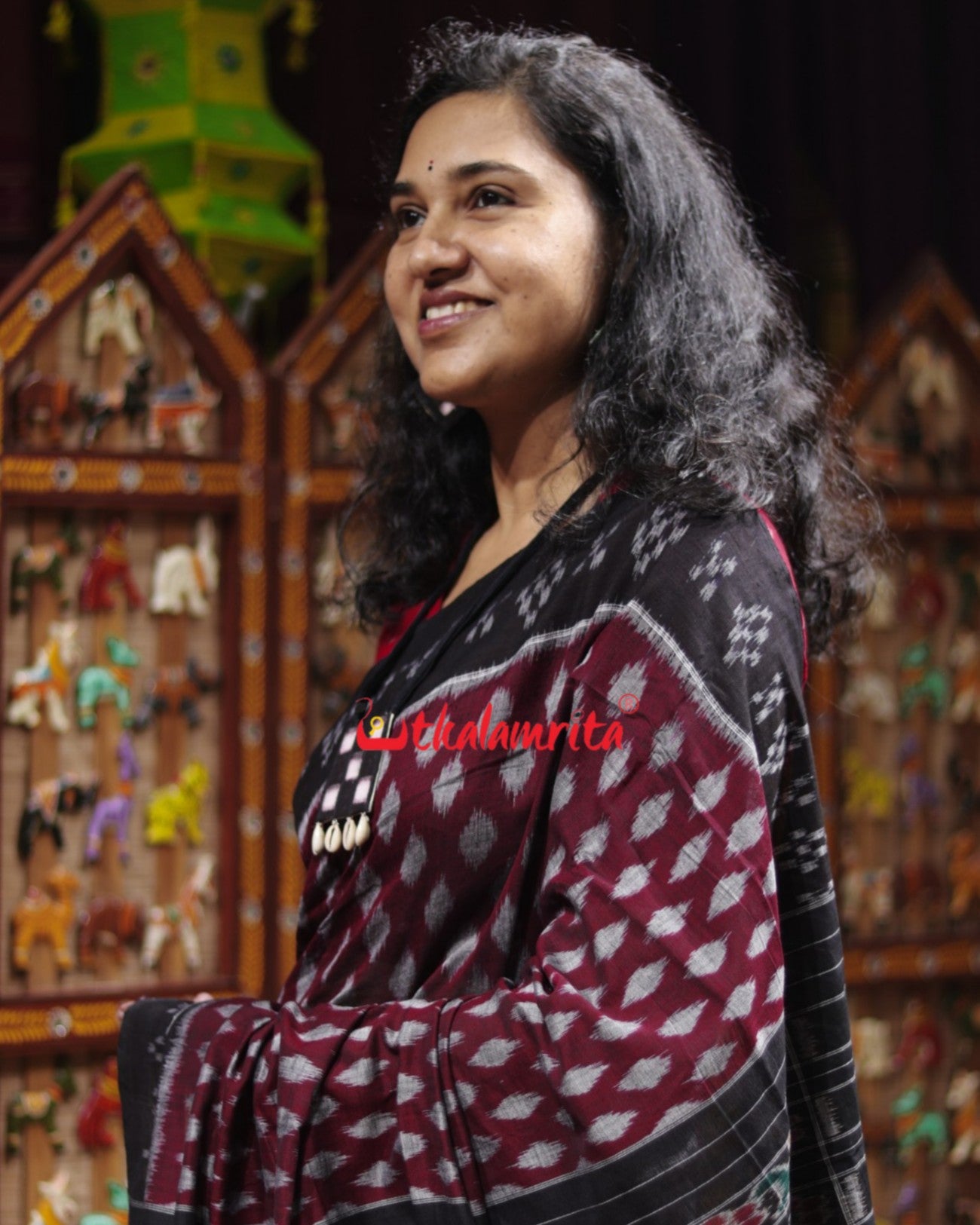 Dotty Thikiri Maroon Khandua Cotton Saree