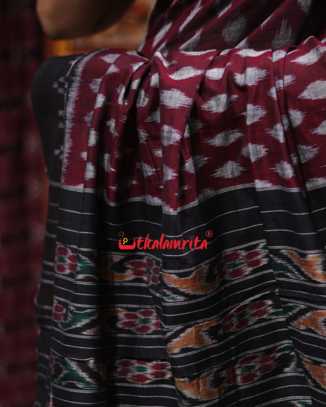 Dotty Thikiri Maroon Khandua Cotton Saree
