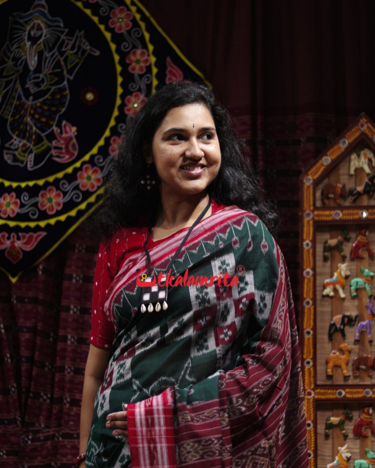 Green Red Chuhai Border Khandua Cotton Saree