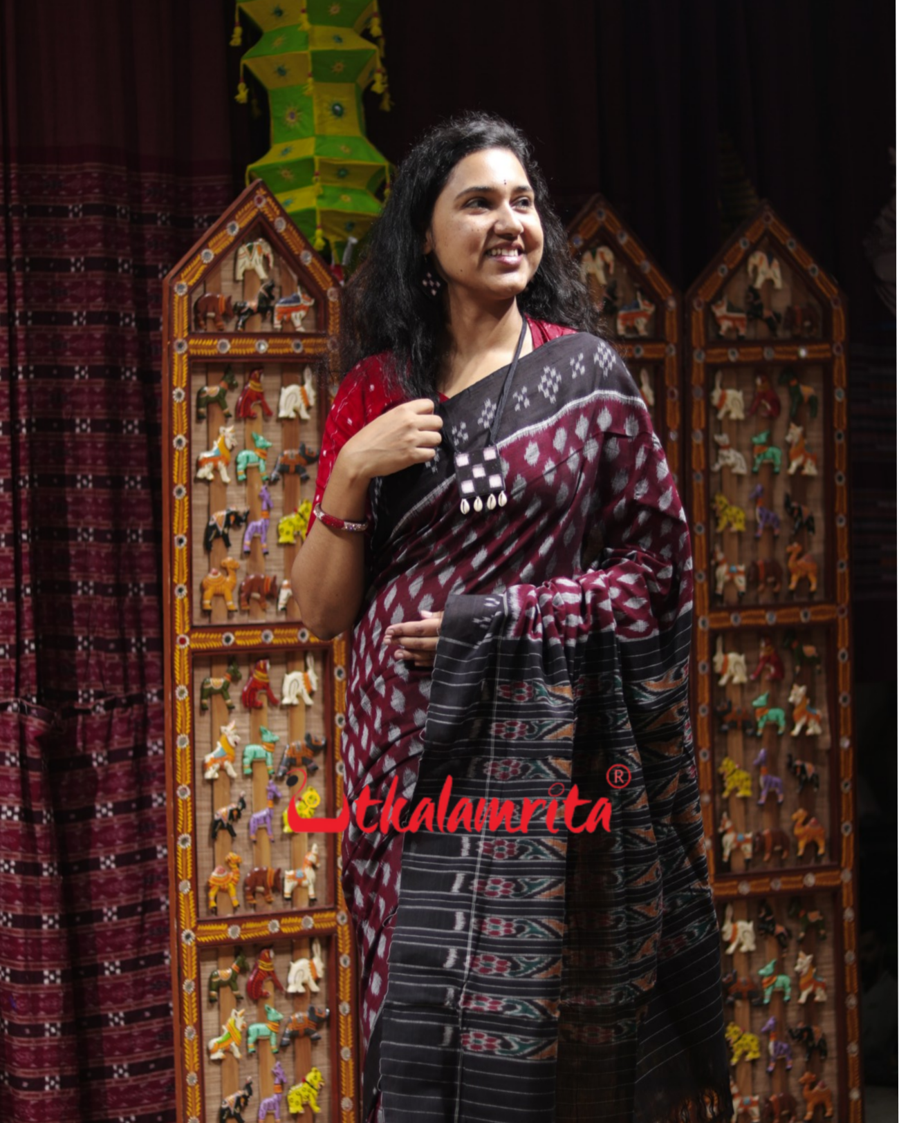 Dotty Thikiri Maroon Khandua Cotton Saree