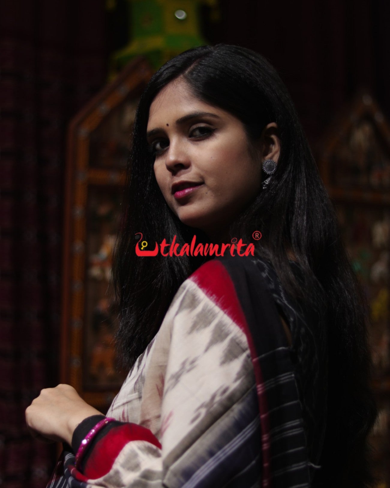 Red Black Double Border Off White Damru Khandua Cotton Saree