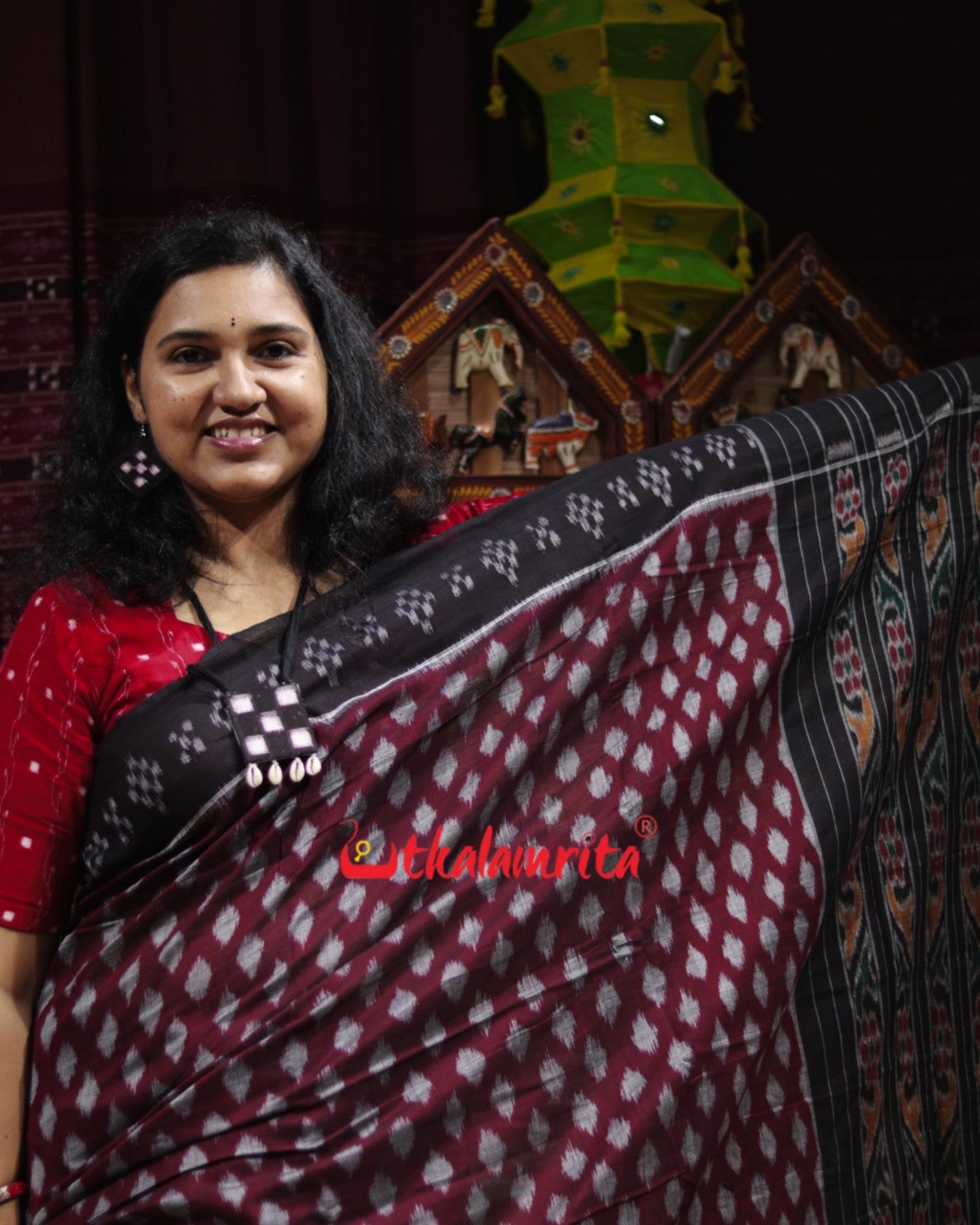 Dotty Thikiri Maroon Khandua Cotton Saree