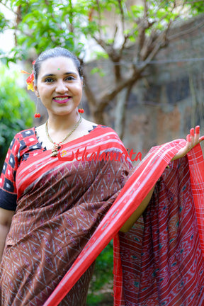 Golden Brown Red Tiny Flowers Saree