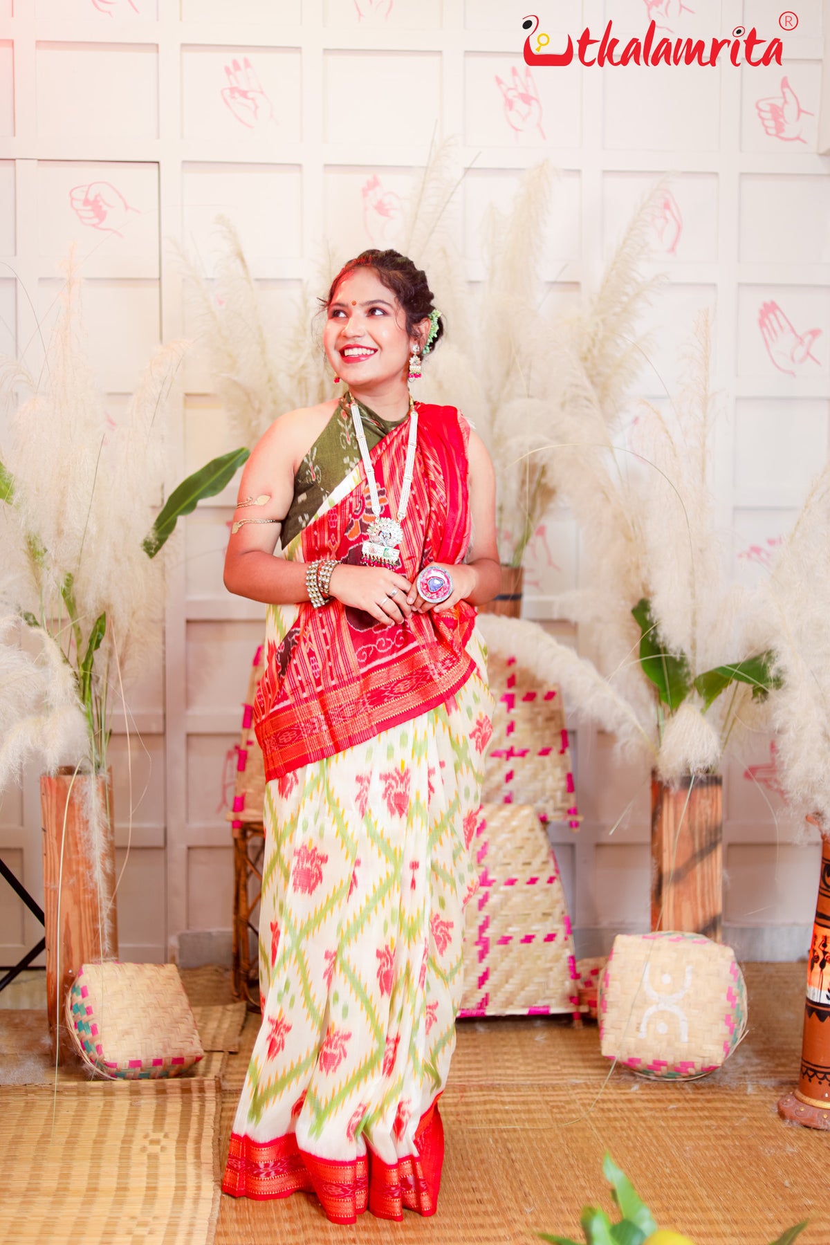 Red Lotus In White Khandua Silk Saree