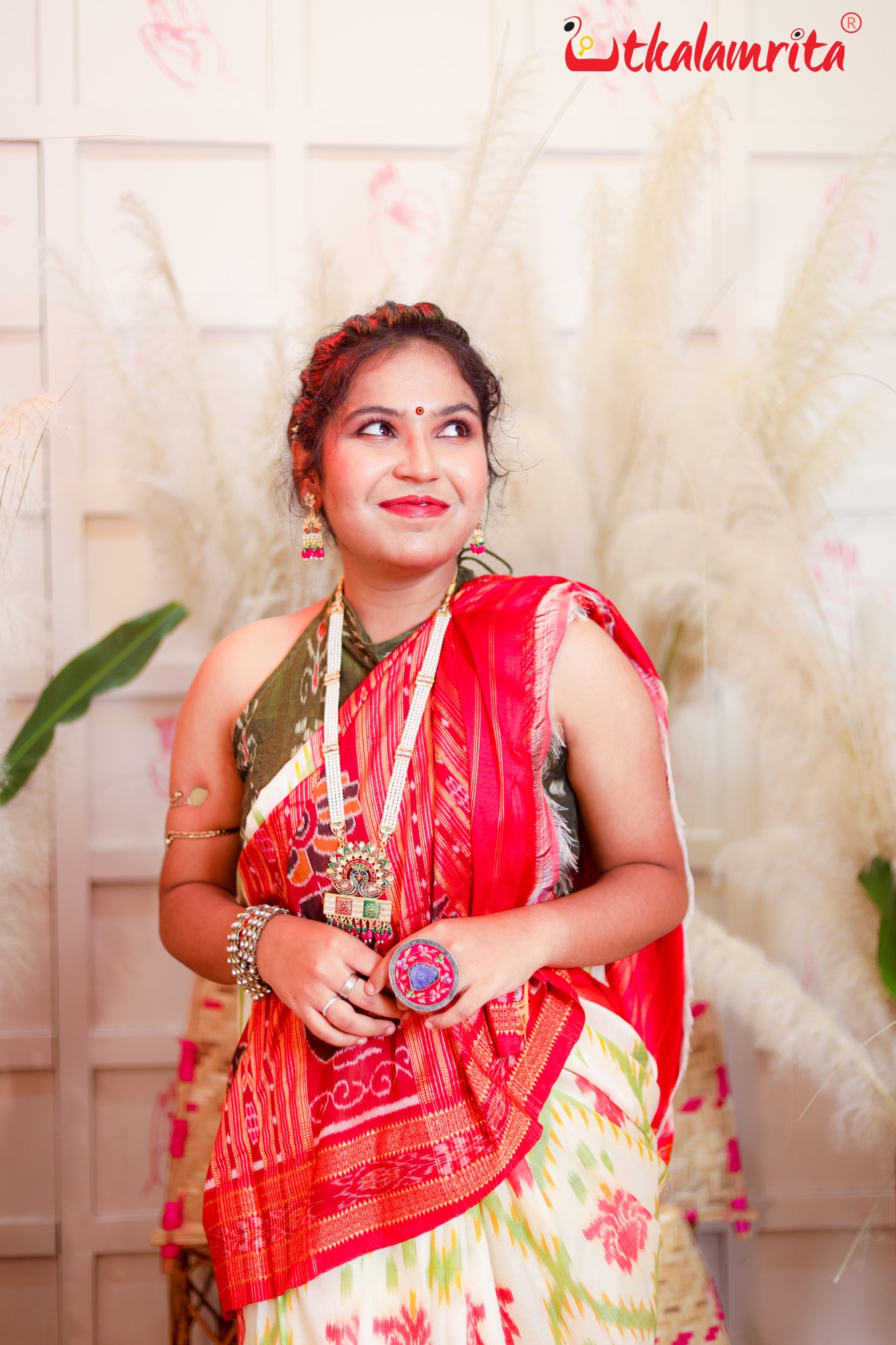 Red Lotus In White Khandua Silk Saree