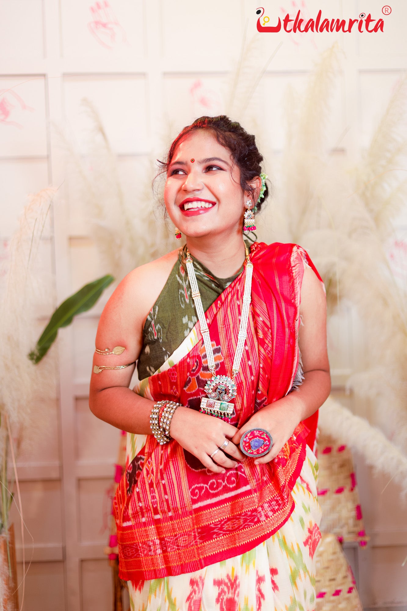 Red Lotus In White Khandua Silk Saree