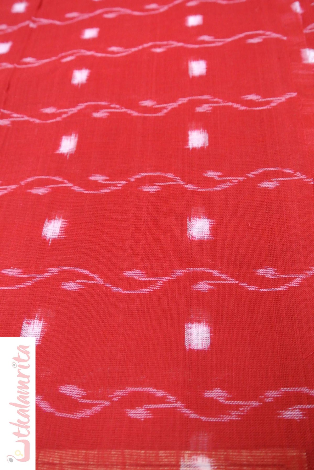 Red Tipa Pasapali Lata (Fabric)