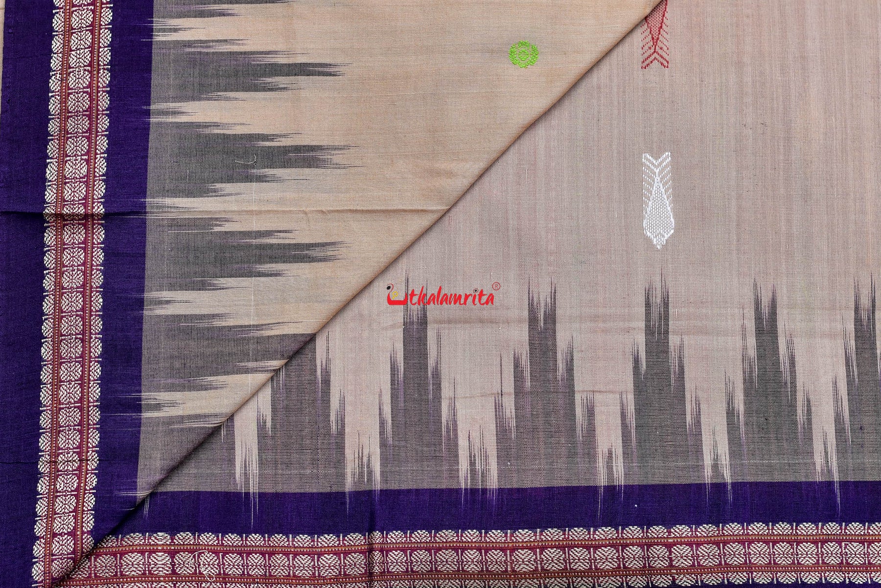 Beige Ganga Jamuna Fishes Bomkai Cotton Saree