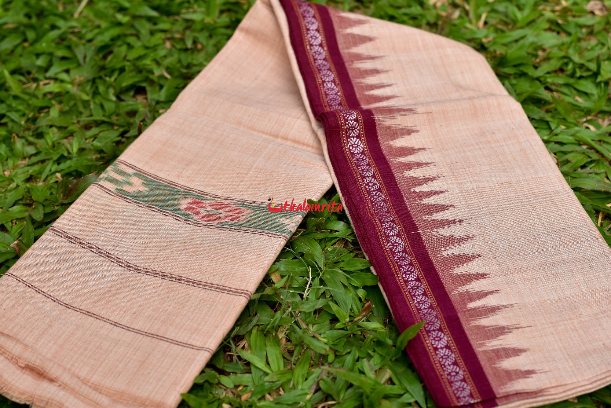 Mattha Maroon (Gamuchha)