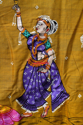 Golden Dupatta Raasa