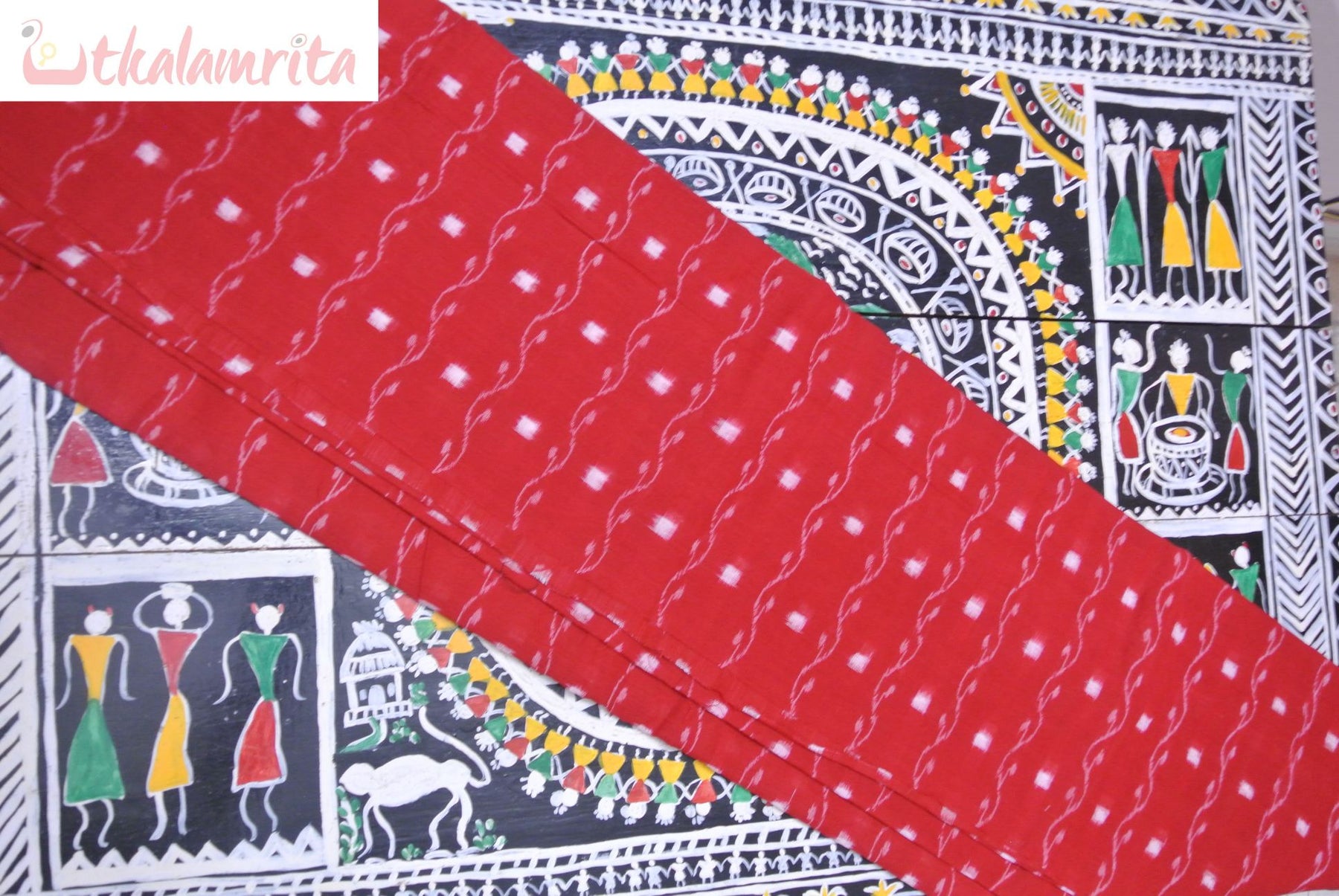 Red Tipa Pasapali Lata (Fabric)