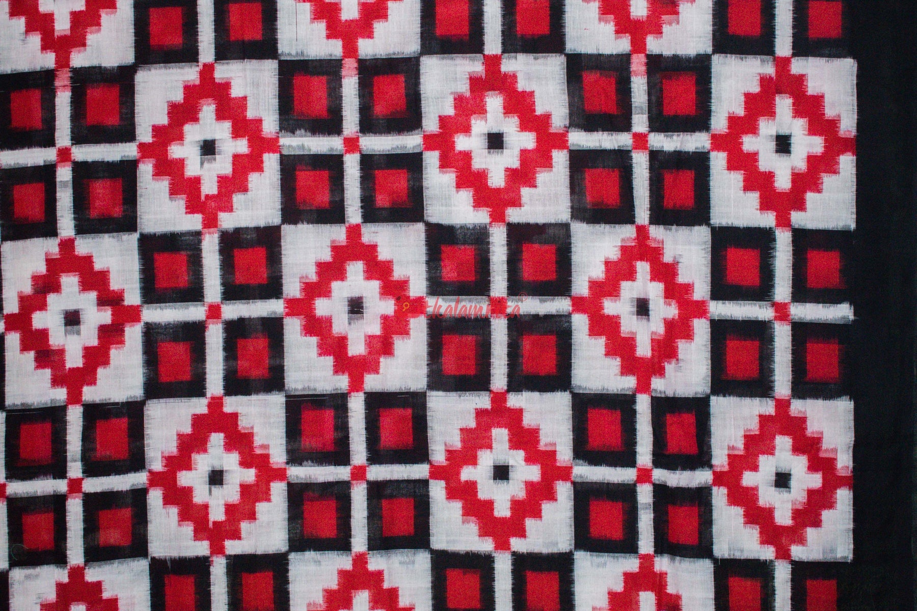 Thikiri Pasapali Red Black White (Fabric)