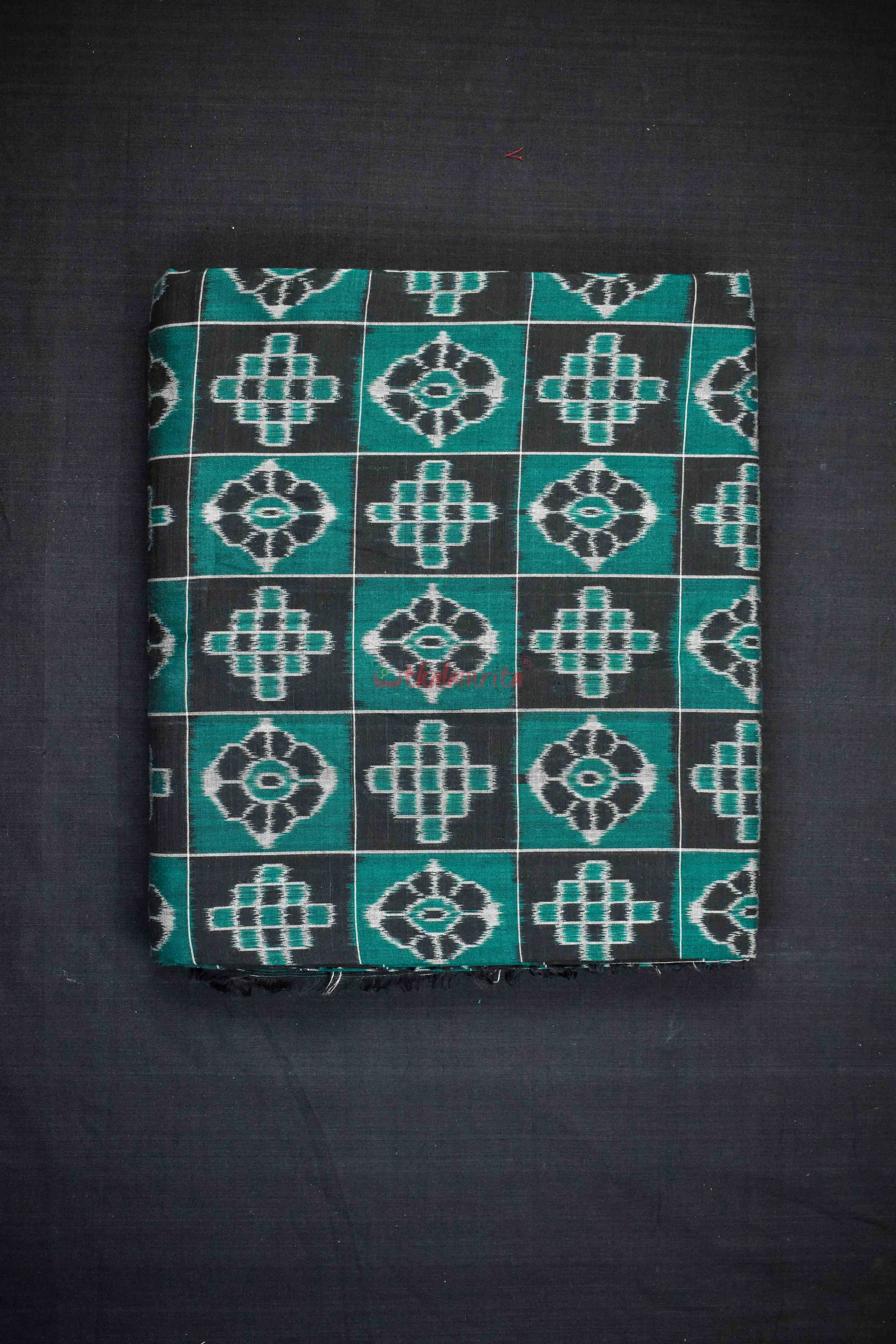 Pasapali and Flowers Green Black (Fabric)