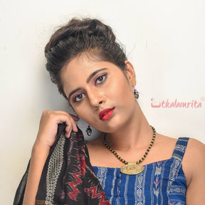 Buy Double Coral with Black Beads and 2 Lakshmi vatti Traditional  Mangalsutra For Kannada Women