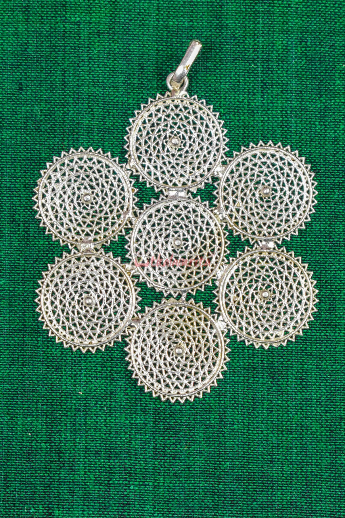 7 Zanjeeras (Pendant)