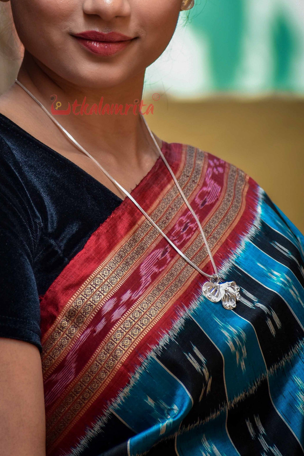 Triple Dhatura (Pendant)