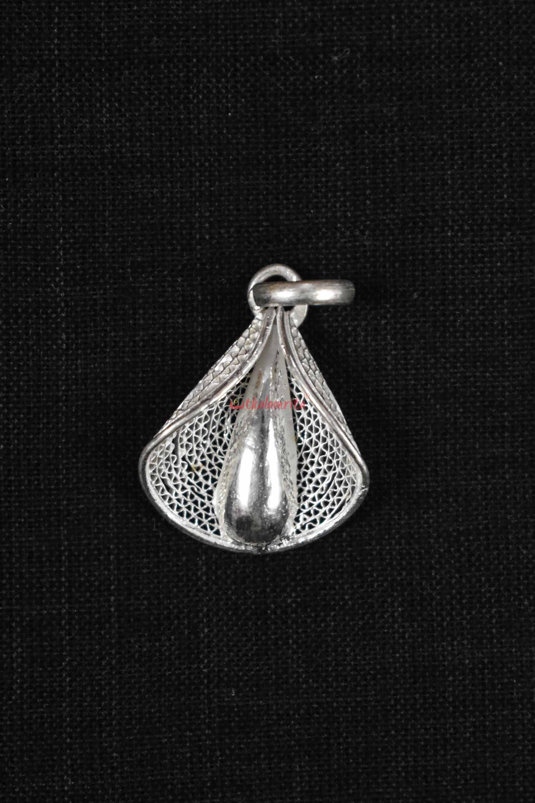 Big Dhatura (Pendant)