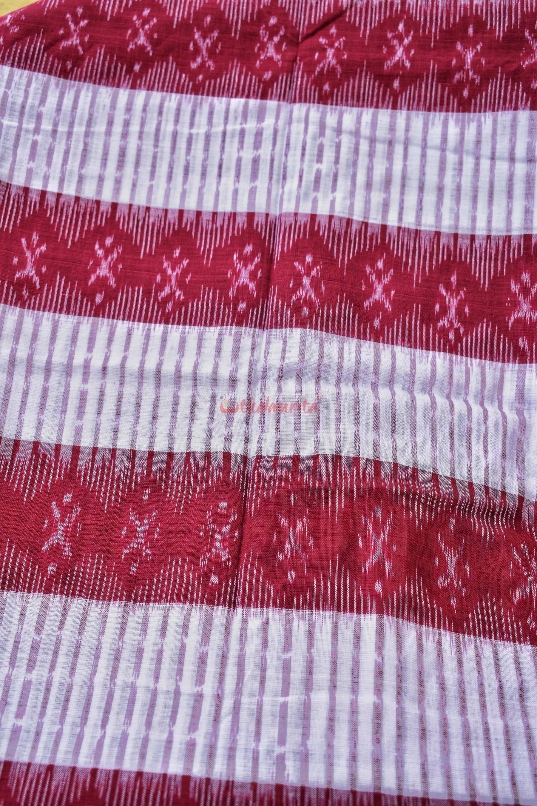 White Maroon Bandha (Fabric)
